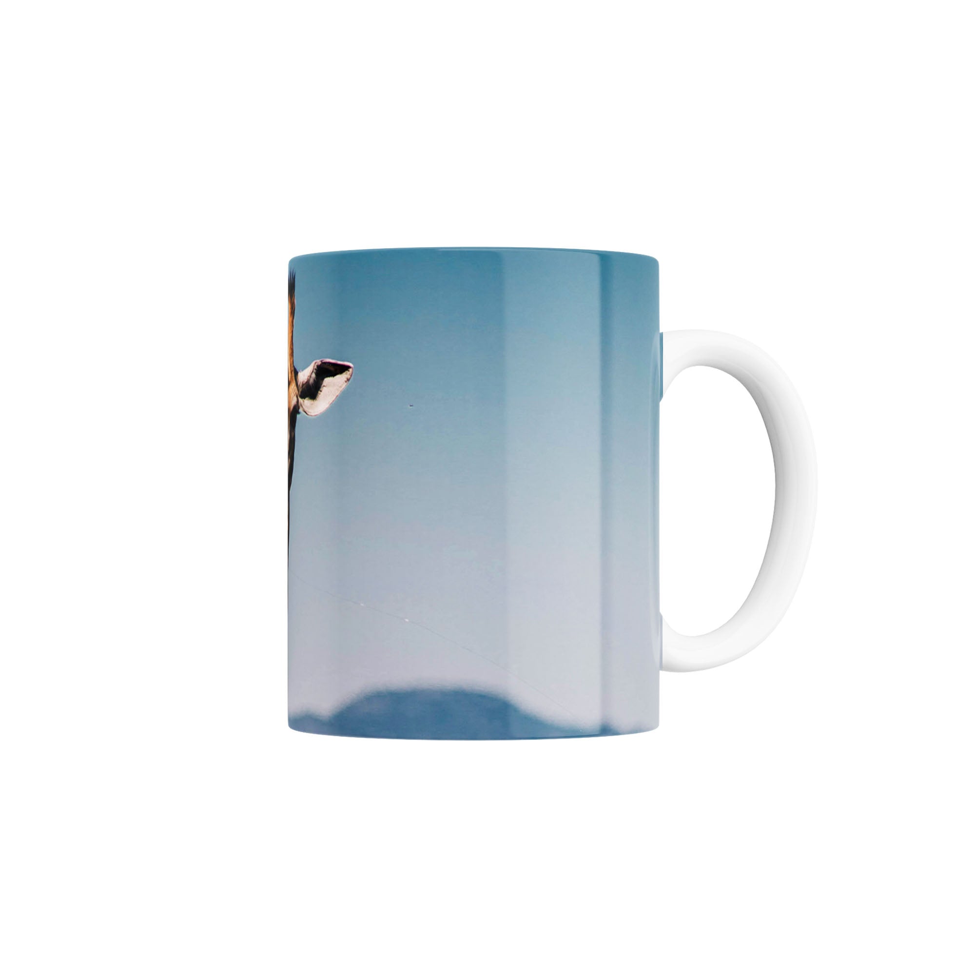 Taza Jirafa en paisaje cielo azul