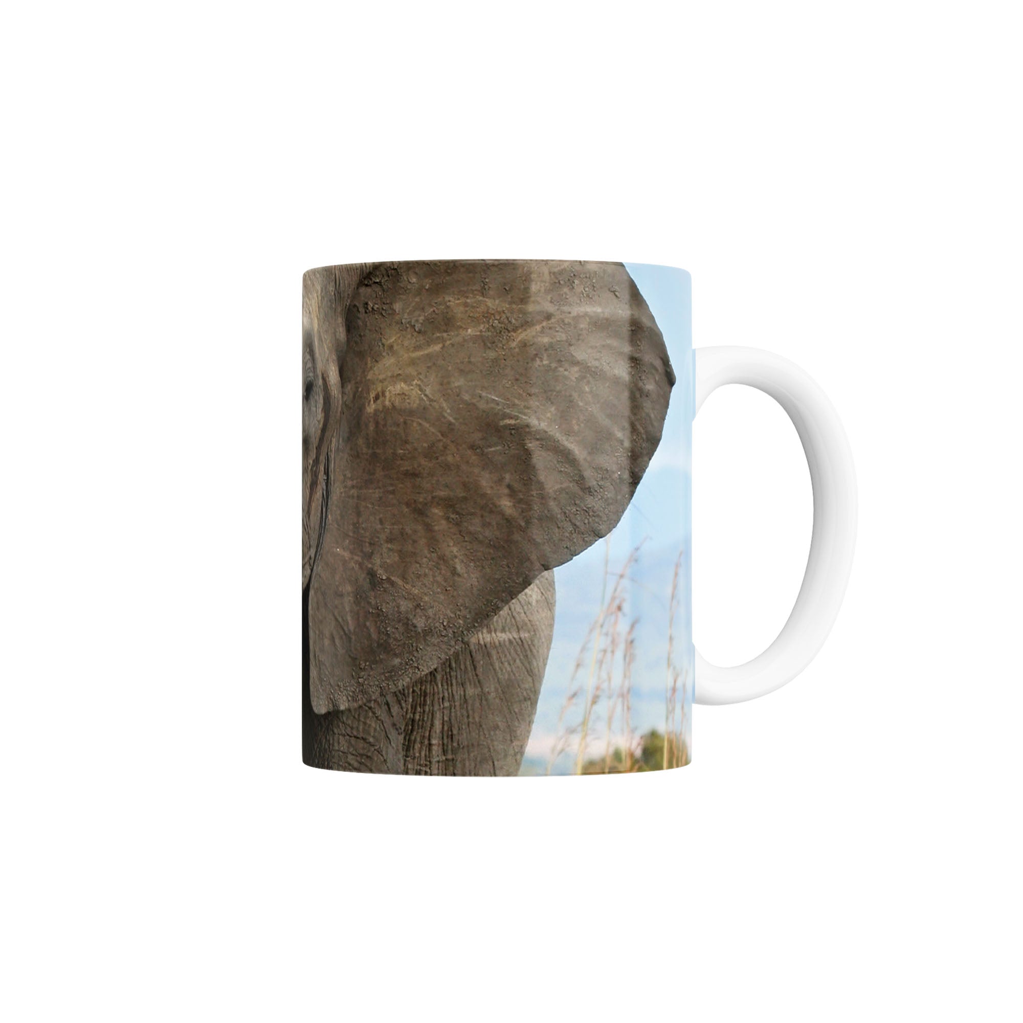 Taza Elefante Africano en paisaje cielo azul