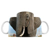 Taza Elefante Africano en paisaje cielo azul